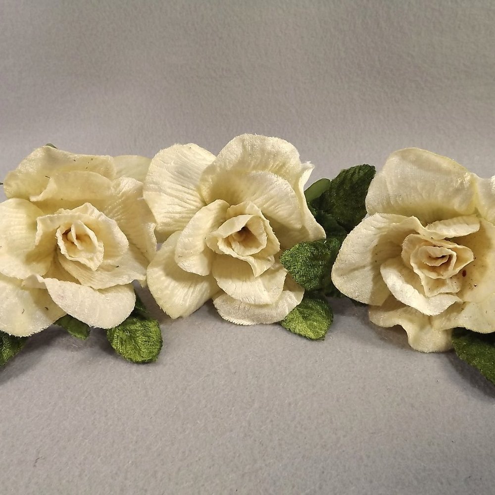 Velvet Roses Cream Green Velvet Leaves Millinery Weddings Crafts Lot of 3 New